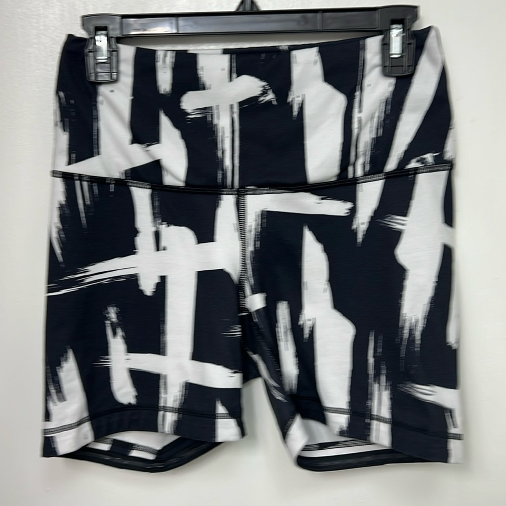 *Lucy active biker shorts Size M, inseam 6"
